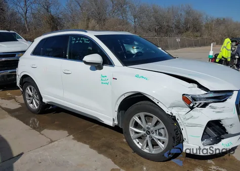 2025 Audi Q3 Premium 45 Tfsi S Line Quattro Tiptronic z USA, uszkodzony, nr VIN WA1DECF37S1015012